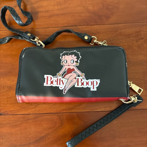 Betty Boop Zip-Around Wristlet Wallet Crossbody Black Red - Picture 2 of 3